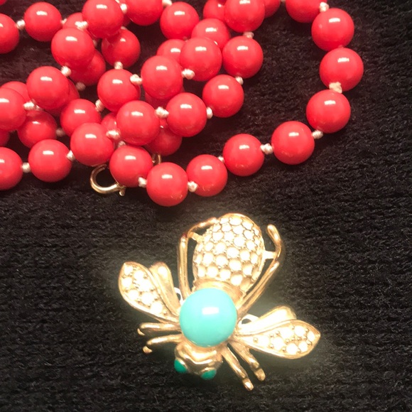 Stella & Dot Jewelry - Stella & Dot coral Necklace with broach
